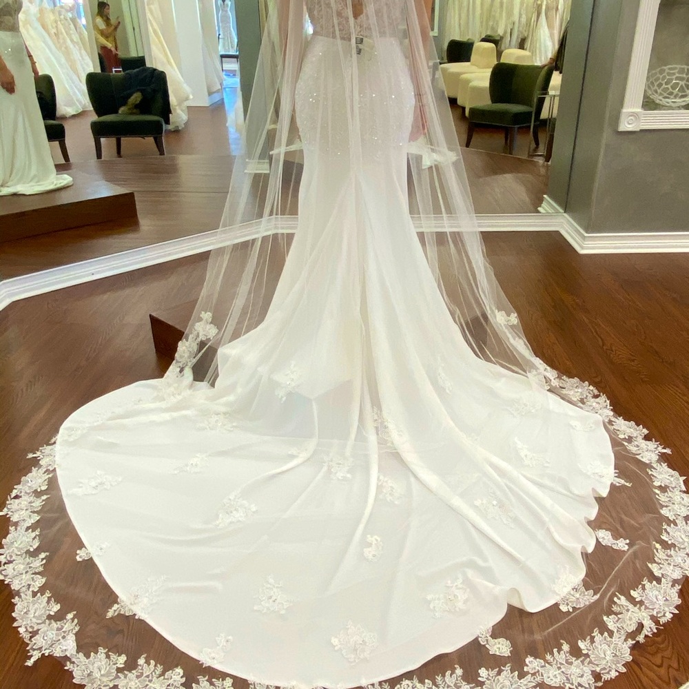 Alon Livne “Savannah” Wedding Dress. View 3